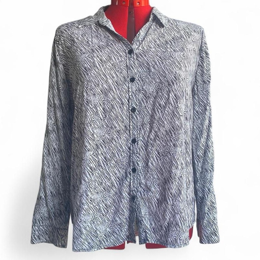 Chico's Black and White Abstract Stripe Button-Down Shirt